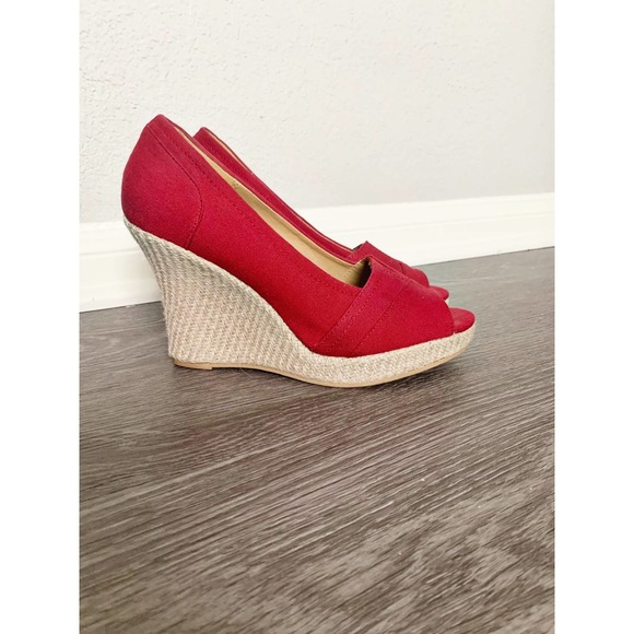 Qupid | Red Canvas Peep Toe Wedged Heels Size - Picture 2 of 10